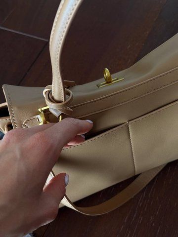 Жіноча сумка Balenciaga / Баленсіага Rodeo, із золотистою фурнітурою, середнього розміру, бежева, Китай B2120 - S09013-998847 фото