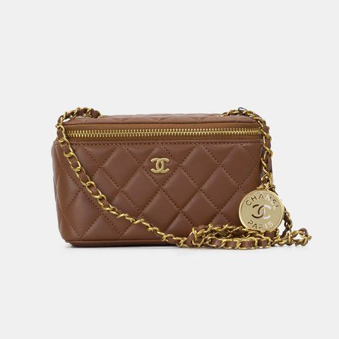 Жіноча сумка-бокс на ланцюжку Chanel / Шанель, з натуральної шкіри, зі стьобаною фактурою, коричнева, Китай #art0483-1059460 фото