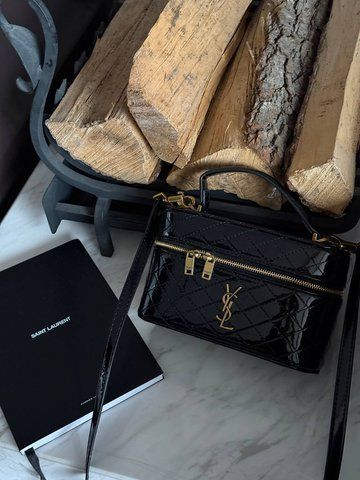 Жіноча сумка-кейс Saint Laurent / Сен Лоран Gaby, шкіряна, з лакованою фактурою, чорна, Китай pr7012 - S03050-1078033 фото