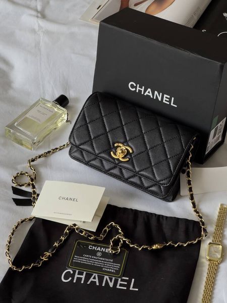 Жіноча сумка на плече Chanel / Шанель, шкіряна, із золотистою фурнітурою, чорна, Китай pr3795 - S02035-1327583 фото