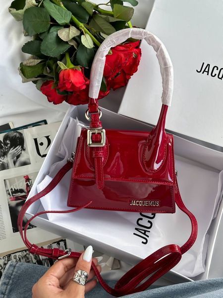 Женская сумка Jacquemus / Жакмюс Le Chiquito Moyen Boucle, кожаная, с лакированной фактурой, красная, Китай pr1019 - S06013-827513 фото