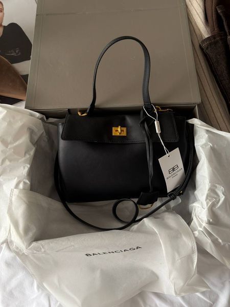 Женская сумка Balenciaga / Баленсиага Rodeo, с золотистой фурнитурой, среднего размера, черная, Китай B2191 - S09017-1418953 фото