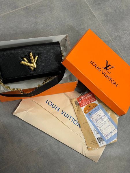 Женская сумка-пошет Louis Vuitton / Луи Виттон Twist West Pochette, среднего размера, черная, Китай pr7396 - S04003-972247 фото