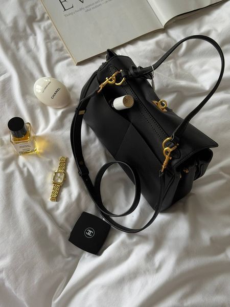 Женская сумка Balenciaga / Баленсиага Rodeo, с золотистой фурнитурой, среднего размера, черная, Китай B2191 - S09017-1418953 фото