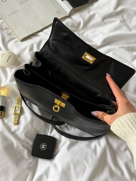 Женская сумка Balenciaga / Баленсиага Rodeo, с золотистой фурнитурой, среднего размера, черная, Китай B2191 - S09017-1418953 фото