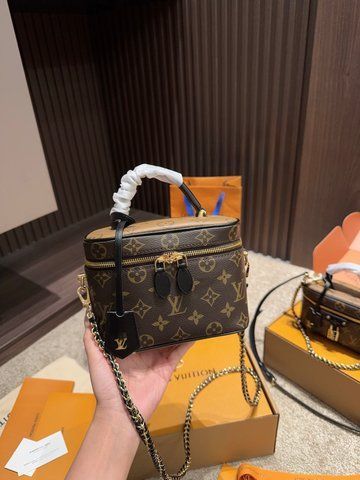 Женская сумка-кейс Louis Vuitton / Луи Виттон Vanity, из канваса, коричневая, для повседневного ношения, Китай 7435-1733762 фото