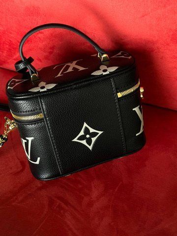 Женская сумка-кейс Louis Vuitton / Луи Виттон PM Monogram, с белыми акцентами, черная, Китай pr7001 - S04015-763056 фото