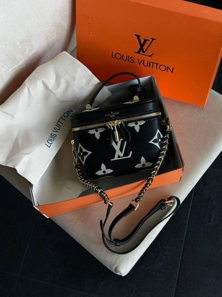 Женская сумка-кейс Louis Vuitton / Луи Виттон PM Monogram, с белыми акцентами, черная, Китай pr7001 - S04015-763056 фото