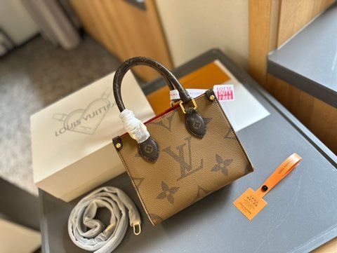 Женская сумка-тоут Louis Vuitton / Луи Виттон OnTheGo PM, из канваса, коричневая, Китай 76844-1263182 фото