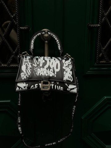 Жіноча сумка з ручками Balenciaga / Баленсіага Hourglass малого формату з графіті-принтом, чорна, Китай pr1050 - S09002-553035 фото