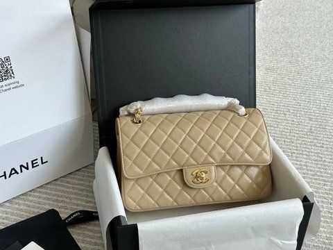 Жіноча сумка на плече Chanel / Шанель Classic Flap 25, з натуральної шкіри, бежева, Китай 11423-1267480 фото