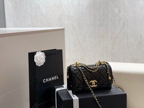 Жіноча сумка на плече Chanel / Шанель Mini Flap, з натуральної шкіри, чорна, для повсякденного носіння, Китай 3933-1754277 фото